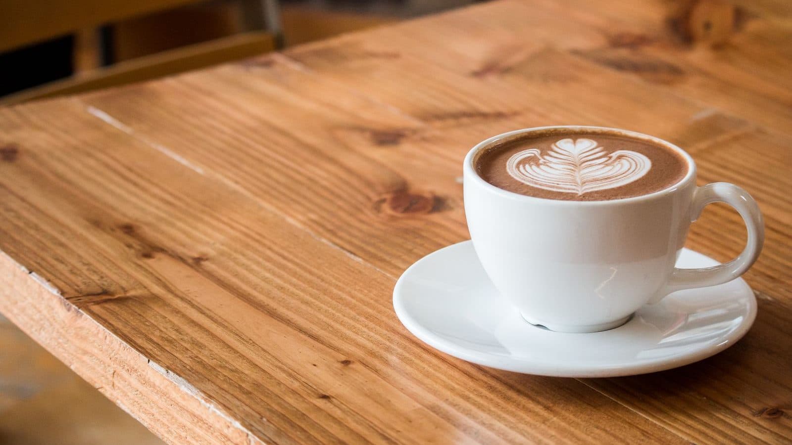 Cappuccino op hout — ontmoeting en sociale steun voor herstel